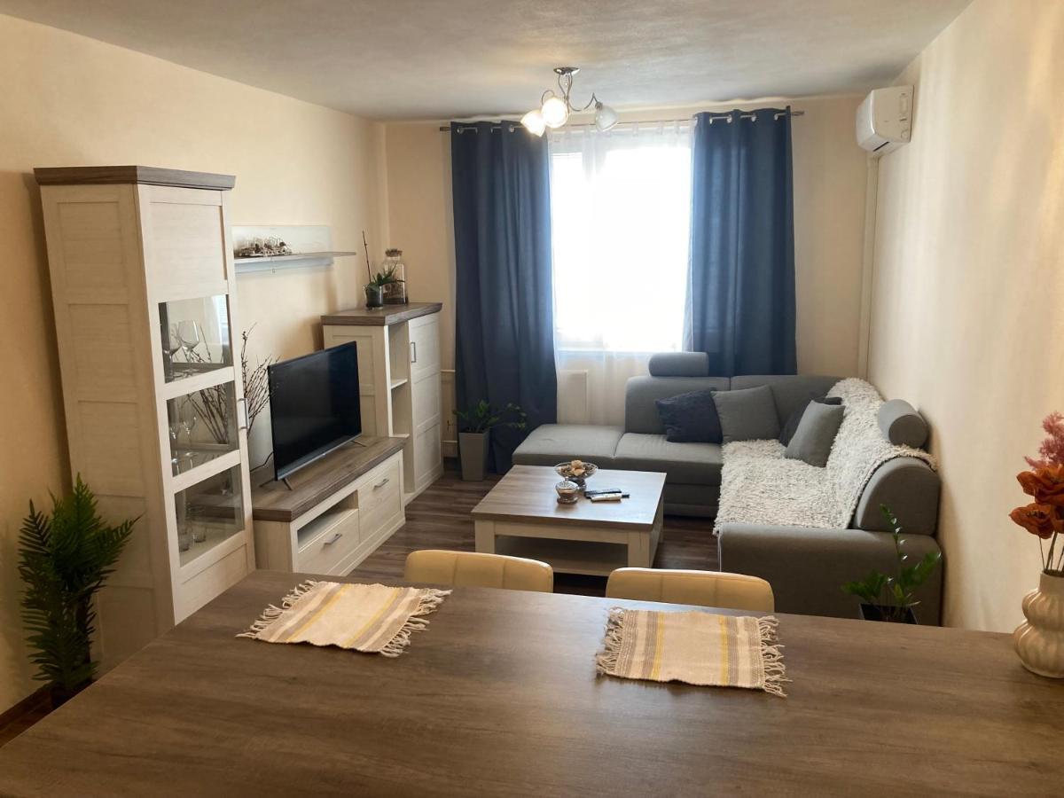 2 Rooms Apartment In มิคาโลเท ภายนอก รูปภาพ